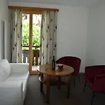 Hotel Cabana Γκρίντελβαλντ