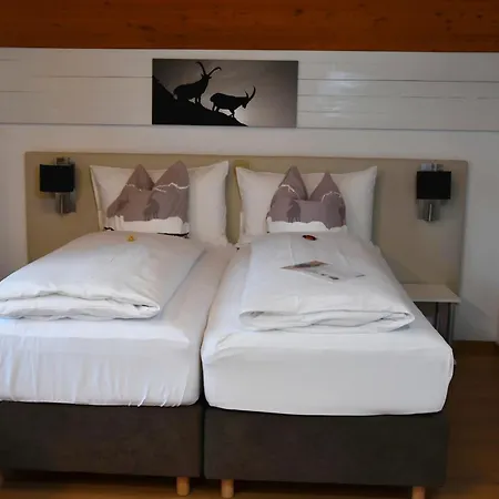 מלון Hotel Cabana 3*