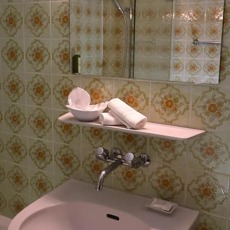 Hotel Cabana 3* Γκρίντελβαλντ