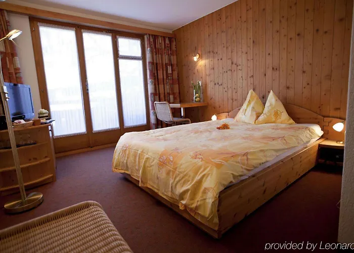 Hotel Cabana מלון גרינדלוולד