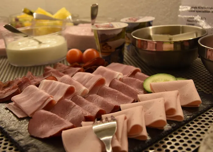 מלון Hotel Cabana 3*